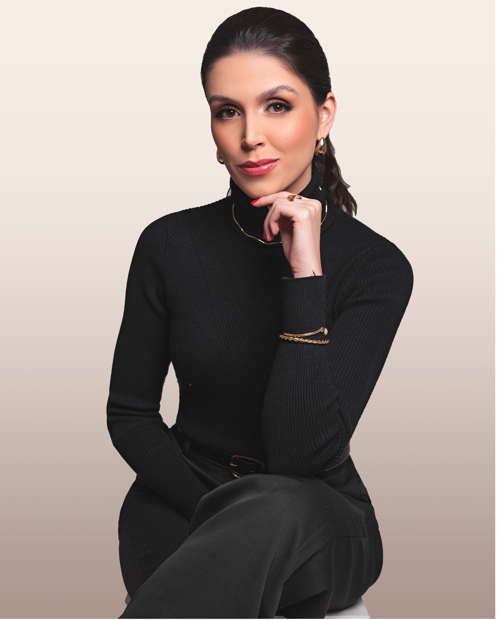 Dra. Caroline Bernardo da Silva — Cirurgiã-Dentista